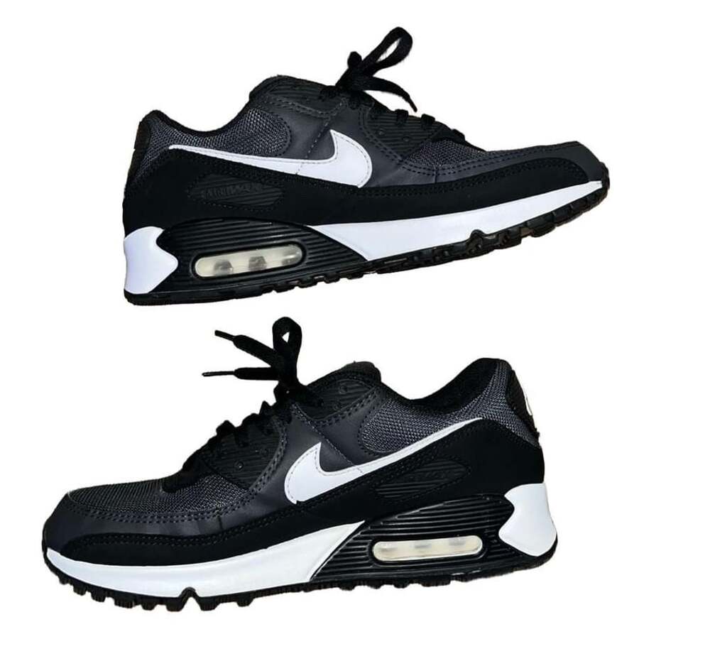 Nike Air Max 90 Black and White Sneakers w box SZ 10